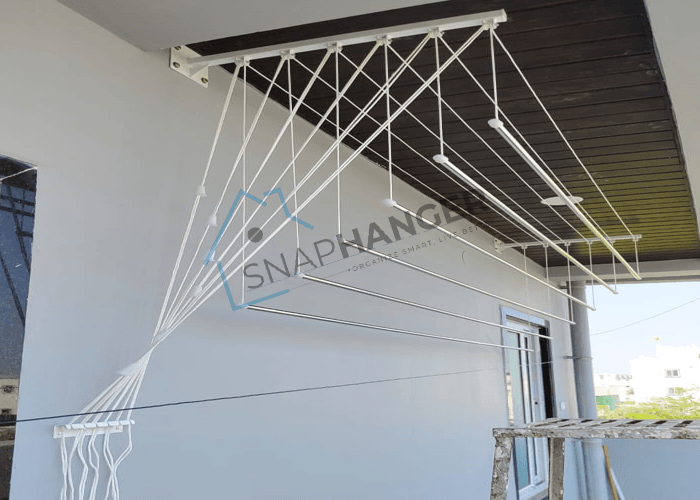 ceiling-cloth-hanger